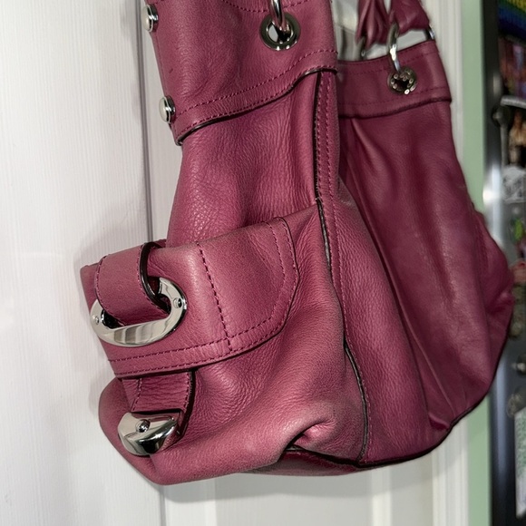 B Makowsky Mauve/Burgundy Large Soft Supple Pebbled Leather Shoulder Bag Purse - Picture 3 of 15